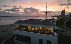 Bheaven I Marina Premium Apartment